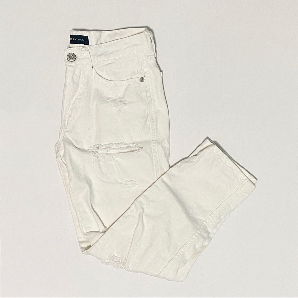 white ripped aéropostale jeans